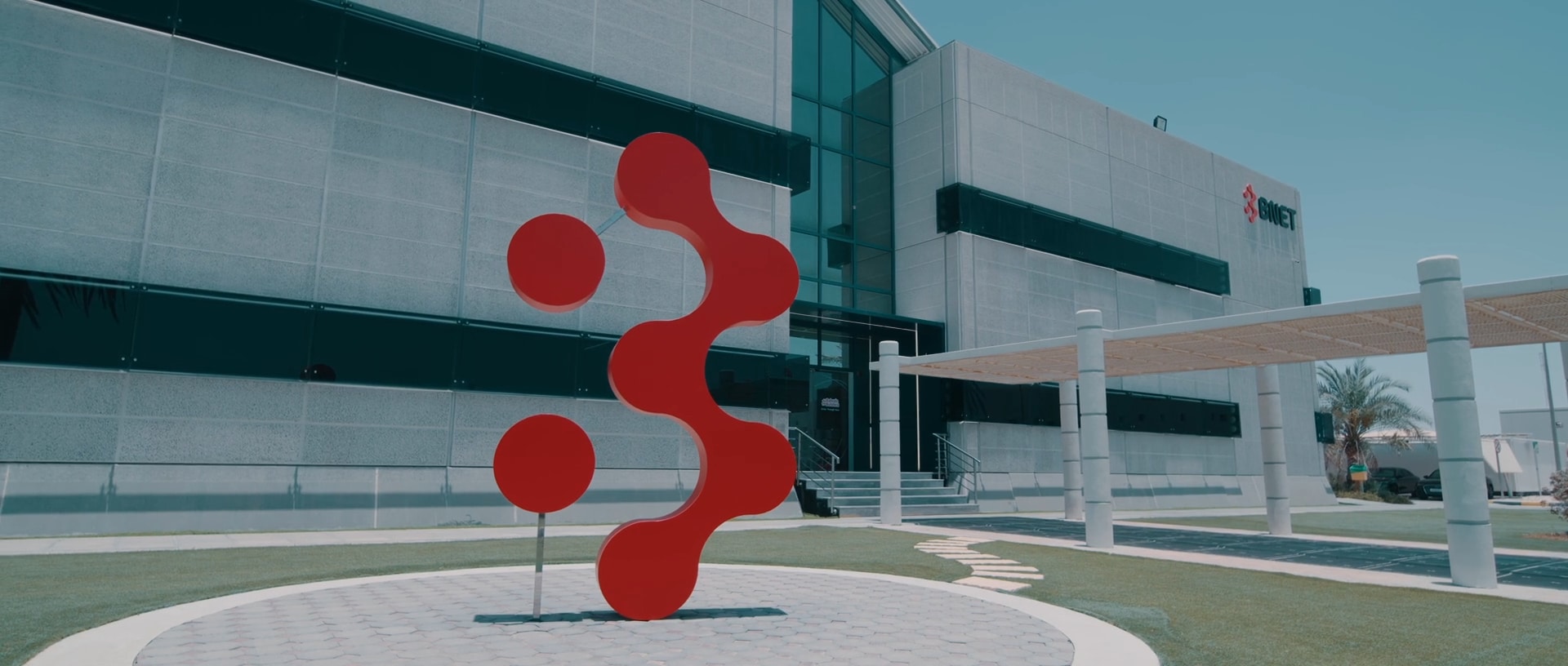 With a 97.9% fiber optic coverage rate, Bahrain sets a new global benchmark